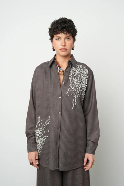 Kadın Taş İşlemeli Çizgili Kahve Oversize Gömlek