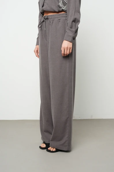 Kadın Bol Paça Rahat Kalıp Düz Renk Kumaş Pantolon - 3