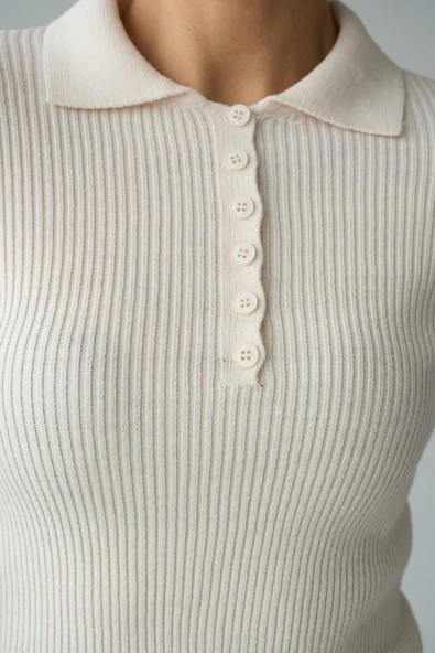 Polo Yaka 6 Düğmeli Kazak - Krem ürün görseli 1