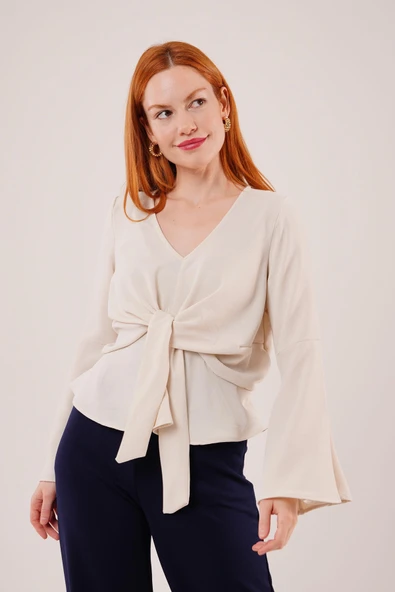 Ön Bağlamalı Volan Kol Ekru Bluz ürün görseli 1