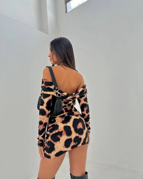 Kadın Madonna Mendil Yaka Leopar Desen Mini Elbise - Resim 5