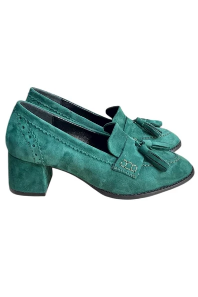 Yeşil Hakiki Deri Süet Püskül Detay Topuklu Ayakkabı ürün görseli