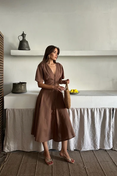 KETEN V YAKA ÖNDEN DÜĞMELİ ELBİSE - Kahverengi - Resim 4