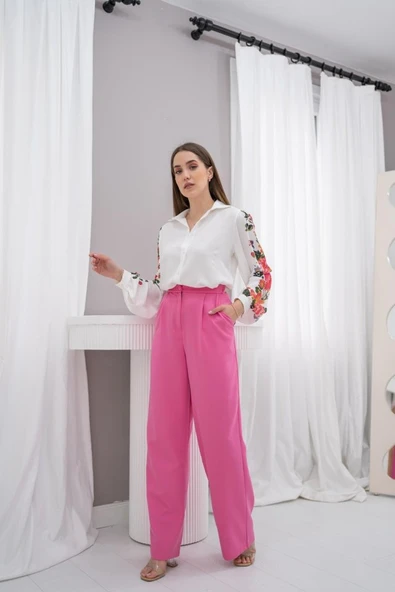 Beyaz Kolu Çiçekli Gömlek - Resim 2