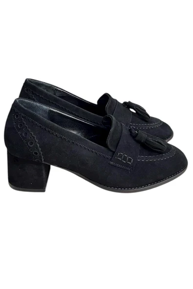 Siyah Hakiki Deri Süet Püskül Detay Topuklu Ayakkabı ürün görseli