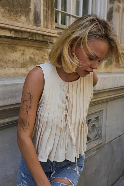 Pileli Bağlamlı Bluz - Natür - Resim 3