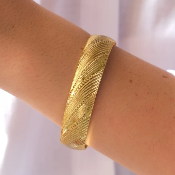 Altın Kaplama Noktalı Dalgalı Model İmitasyon Bilezik-BLZ-3111 - Resim 2