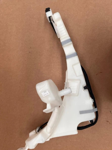 Wolksvagen Passat 2015-19 Silecek Su Deposu Motorlu Oem.3G0955453E ürün görseli 1