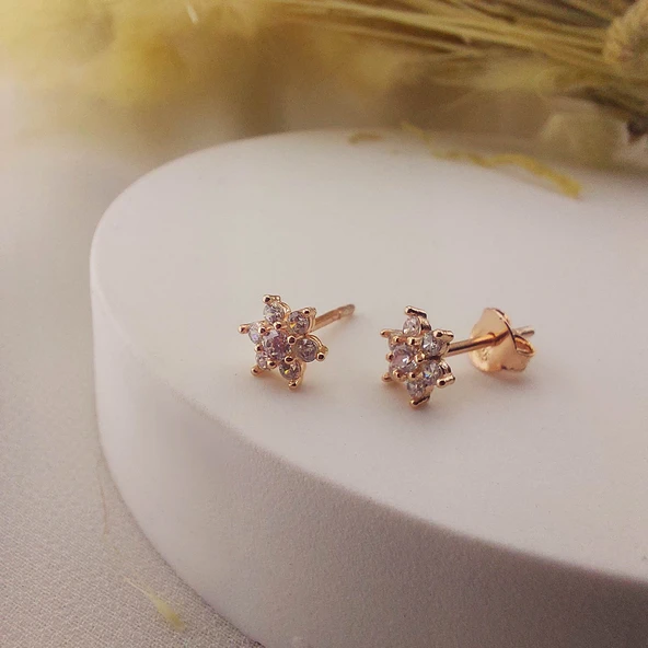 925 Ayar Gümüş Beyaz Taşlı Minimal Lotus Küpe - Resim 4