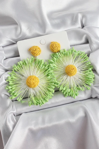 HEYF Yeşil Püsküllü Papatya Figürlü Hasır Örgü Model Gold Renk Kadın Küpe ürün görseli 1