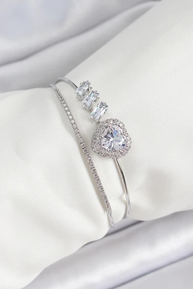 HEYF Pirinç Gümüş Renk Kalpli Zirkon Taşlı Kadın Bileklik ürün görseli 1