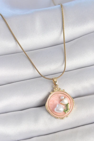 HEYF 316L Çelik Gold Renk Zincir Pembe Mineli İncili Çiçek İşlemeli Portre Model Kadın Kolye ürün görseli 1