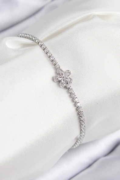 HEYF Pirinç Zirkon Taşlı Çiçek Model Gümüş Renk Kadın Bileklik ürün görseli 1