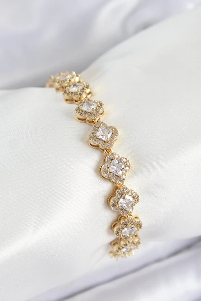 HEYF Pirinç Zirkon Taşlı Yonca Baget Model Gold Renk VIP Seri Kadın Bileklik ürün görseli 1