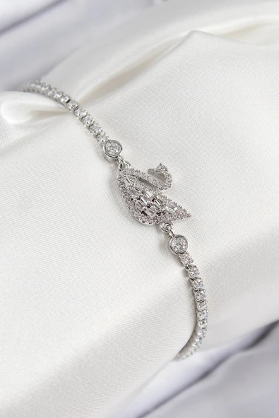 HEYF Pirinç Zirkon Taşlı Kuğu Model Gümüş Renk Kadın Bileklik ürün görseli 1