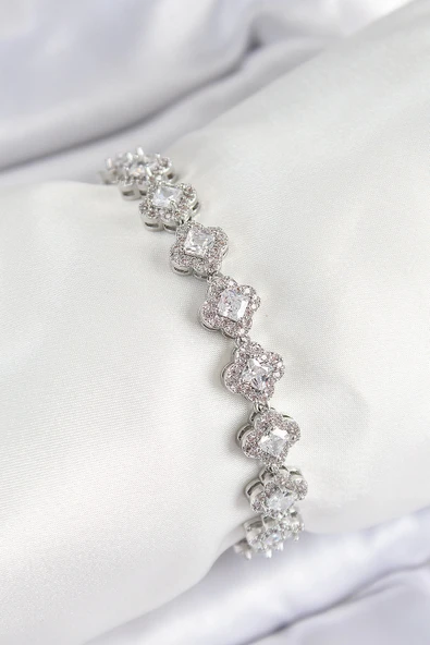 HEYF Pirinç Zirkon Taşlı Yonca Baget Model Gümüş Renk VIP Seri Kadın Bileklik ürün görseli 1