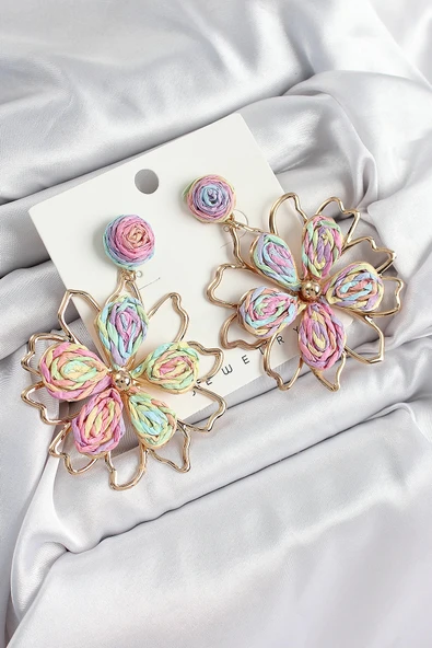 HEYF Pirinç Rainbow Çiçek Model Gold Renk Kadın Hasır Küpe ürün görseli 1