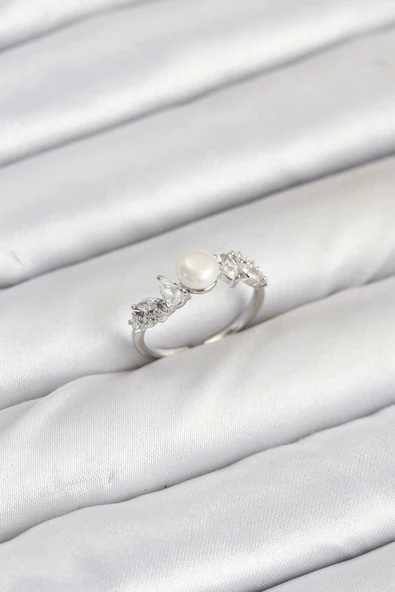 HEYF Pirinç Gümüş Renk Zirkon Taşlı İncili Model Kadın Yüzük ürün görseli 1