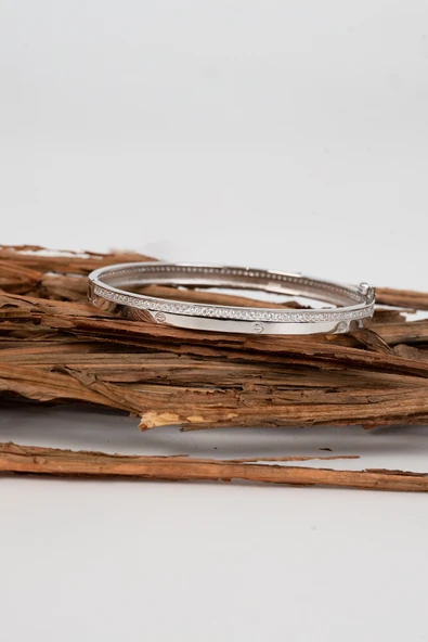 925 ayar gümüş rodyumlu zirkon taşlı çivi desenli kelepçe bilezik SGTL13042RODAJ - Resim 2