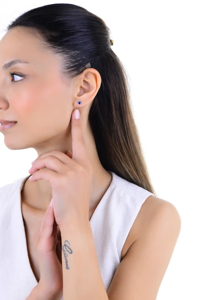 Gümüş rodyumlu safir taşlı sıvama modeli kalp küpe SGTL12997LACIVERT - Resim 3