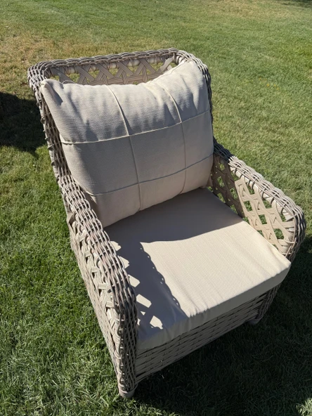 Ayaz 7 Kişilik Rattan Bahçe Oturma Grubu – 3+1+1 Koltuk, Cam Masa Ve 2 Puf Hediyeli - Resim 6