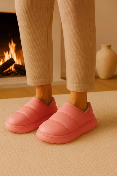 Peluş İçi Yünlü Kışlık Panduf Pembe Kadın Ev Terliği ürün görseli