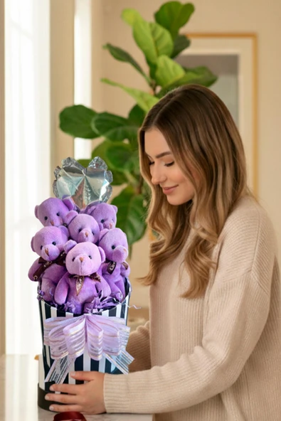 Premium Silindir Hediye Kutusunda, Kalpli Balonlu 6’lı Mor Ayıcık Buketi - Resim 2
