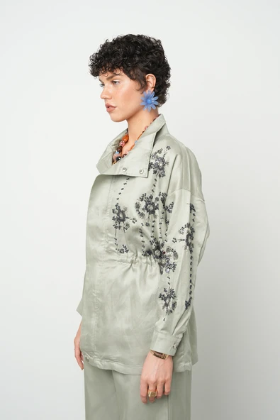 Kadın Önü Boncuk İşlemeli Fermuarlı Ve Çıtçıt Kapamalı Kışlık Ceket - 2