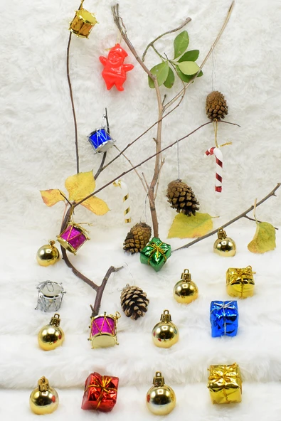 Waldern Yılbaşı Çam Ağacı 24 Parça 3 cm Karışık Süs Paketi ürün görseli 1