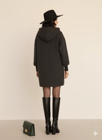 Kadın Oversize Bol Kesim Diz Üstü Siyah Kaban Büyük Cepli Yünlü Kumaş Kapüşon Detaylı - Resim 4