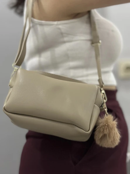 BİÇOMİ Ponpon vizon cilt çanta ürün görseli