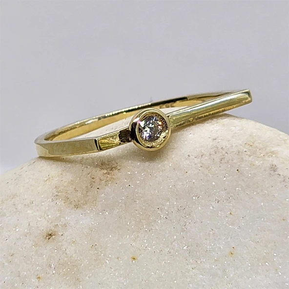 Gümüş Yüzük - 0.25CT Pırlanta Montörü (Swarovski) Taşlı Kare Kol Tasarım 925 Ayar Gümüş Tektaş Yüzük - 2