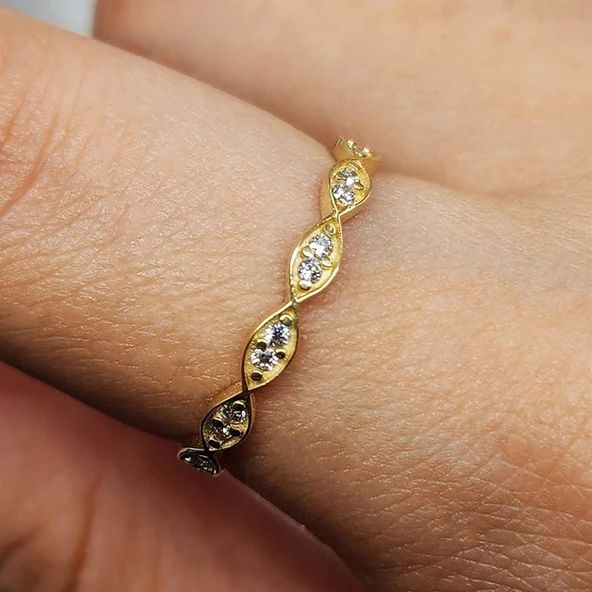 Gümüş Yüzük - Göz Sıralı Swarovski (Zirkon) Taşlı Minimal Modern Tasarım 925 Ayar Alynas Gümüş Yüzük - Resim 4