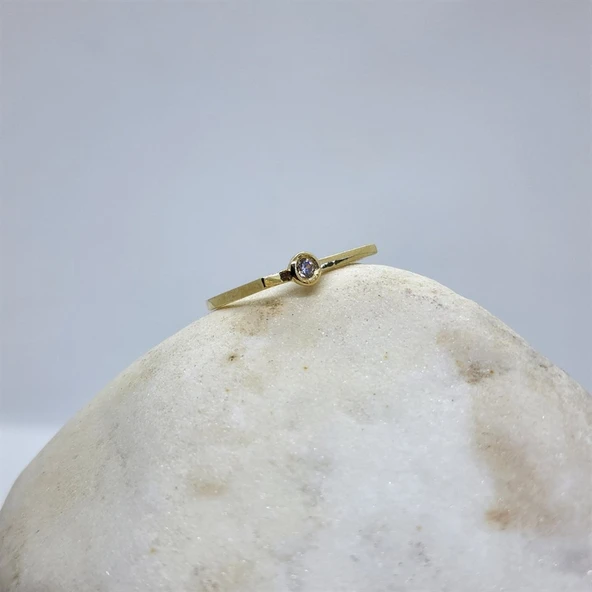 Gümüş Yüzük - 0.25CT Pırlanta Montörü (Swarovski) Taşlı Kare Kol Tasarım 925 Ayar Gümüş Tektaş Yüzük - 7