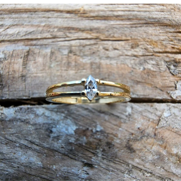 Gümüş Yüzük - Mila 0.30CT Swarovski Tektaş Minimal Tasarım Gümüş Yüzük- Hediyelik Tektaş Gümüş Yüzük - 9