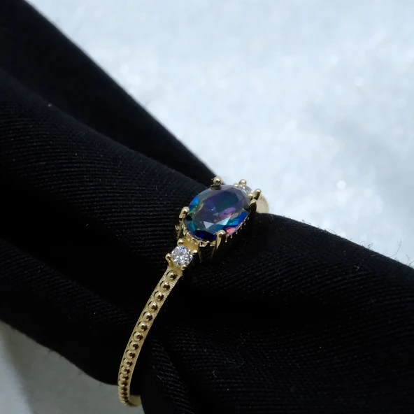 Gümüş Yüzük - Mistik Topaz Oval Kesim Yan Zirkon Taşlı Modern 925 Ayar Gümüş Kadın Tektaş Yüzük - Resim 12