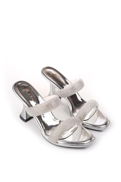 Papuç Sepeti 4746 Kadın 9 Cm Topuk Tek Bant Taşlı Terlik ürün görseli 1