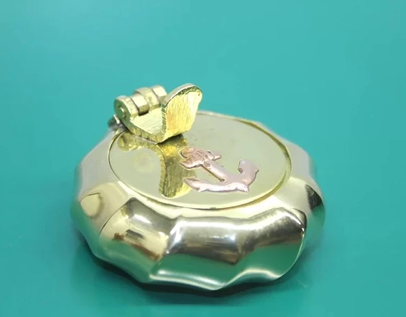 Pirinç Çapalı Kapaklı Küllük 4157/2 ürün görseli 1