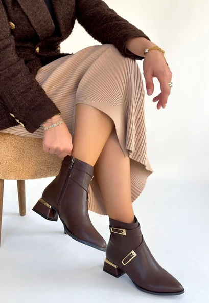 İnay Kahverengi Cilt Topuklu Bot ürün görseli