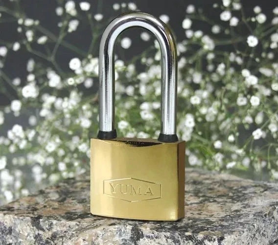 Sarı Kaplama Döküm Uzun Asma Kilit 38mm ürün görseli