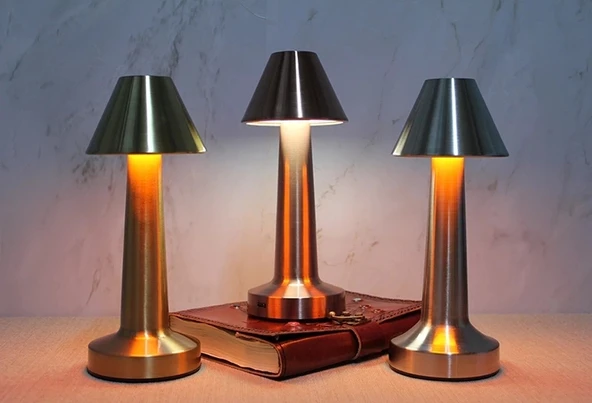 Masa Üstü Dokunmatik Ledli Lamba Alk3706 ürün görseli 1