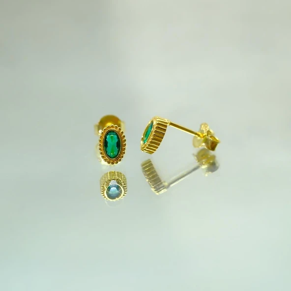 Gümüş Küpe - Kadın 0.50 Karat Zümrüt Taşlı Sade Minimal Tasarım 925 Ayar Gümüş Küpe - 2