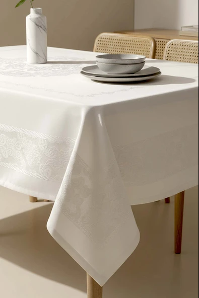 Jumbo Jakar Krem Sıvı İtici Leke Tutmaz Masa Örtüsü 160x220 cm ürün görseli 1
