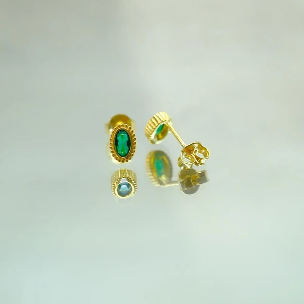 Gümüş Küpe - Kadın 0.50 Karat Zümrüt Taşlı Sade Minimal Tasarım 925 Ayar Gümüş Küpe - 3