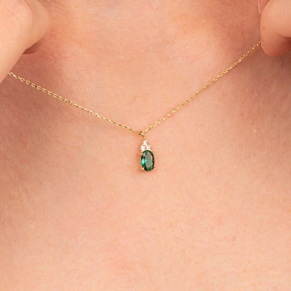 Gümüş Kolye - Zümrüt Oval Taşlı 925 Ayar Gümüş Kolye