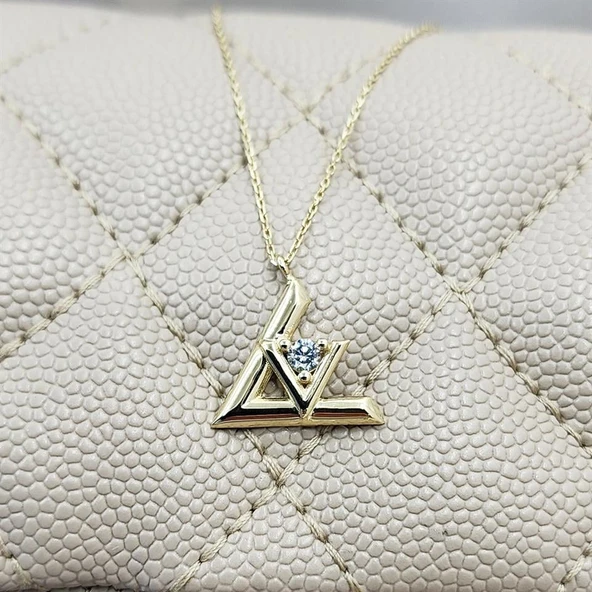 Gümüş Kolye - 0.20 Karat Pırlanta Möntürü (Signity Swarovski) Taşlı V Tasarım 925 Ayar Gümüş Kolye