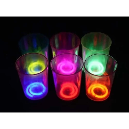 Karanlıkta Yanan Mega Glow Bardaklar 8 Adet - Resim 4
