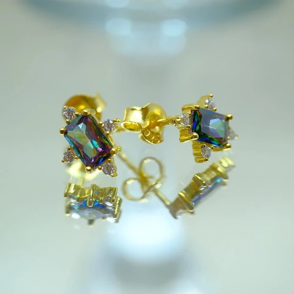 Gümüş Küpe - Octagon Kesim Mistik Topaz Taşlı 0.95 Karat Pırlanta Montürü 925 Ayar Gümüş Küpe