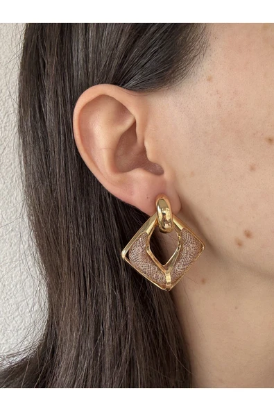 Atelier Emine Işıltı Detaylı Gold Küpe