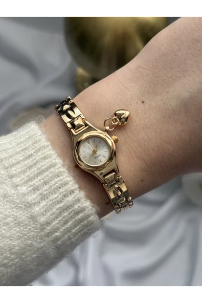 Atelier Emine Gold Kalp Charmlı Saat ürün görseli 1